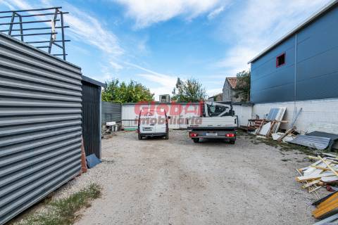 Armazém  Venda em Campo,Viseu