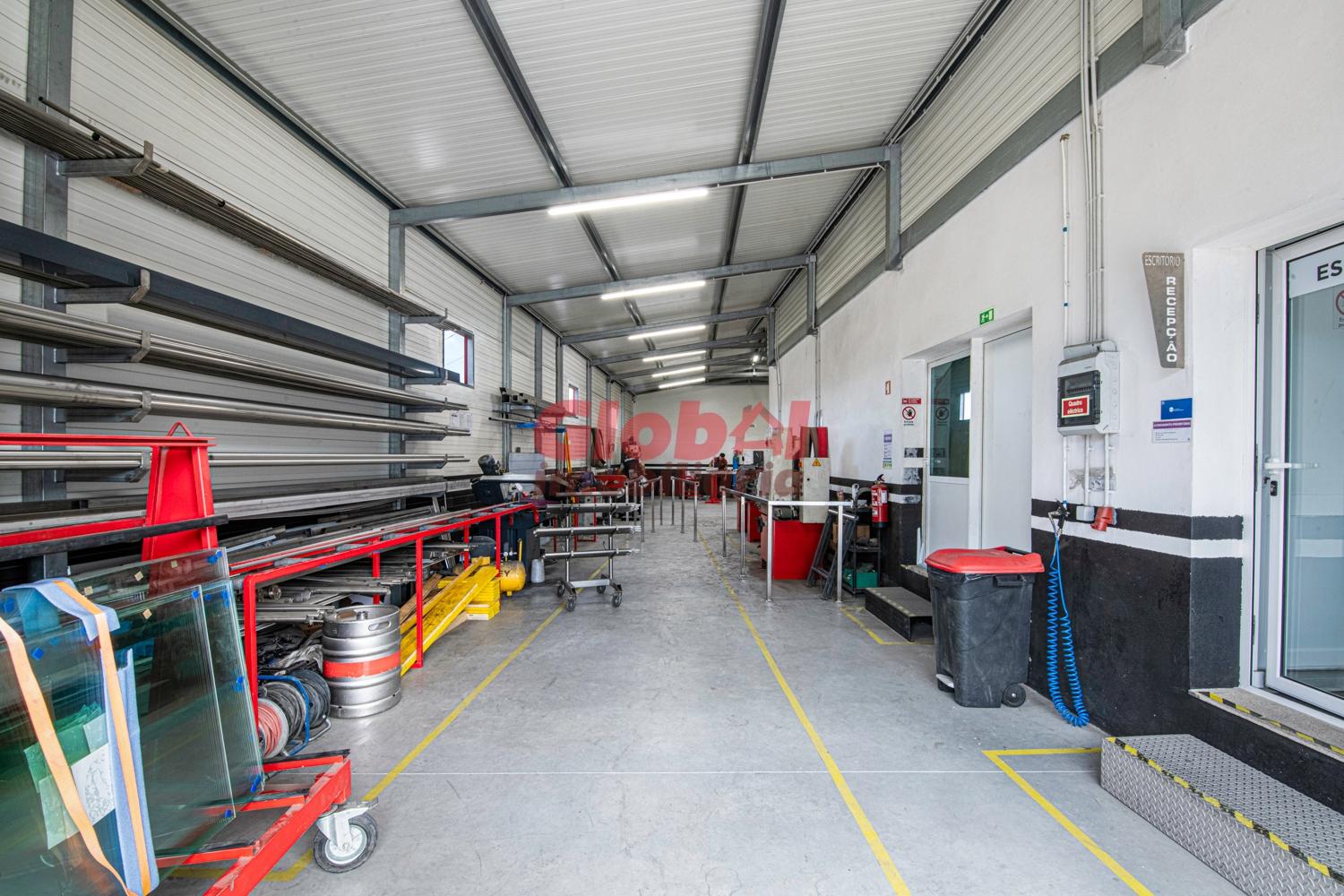 Armazém  Venda em Campo,Viseu