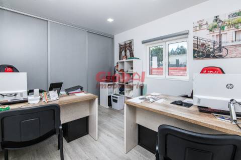 Armazém  Venda em Campo,Viseu