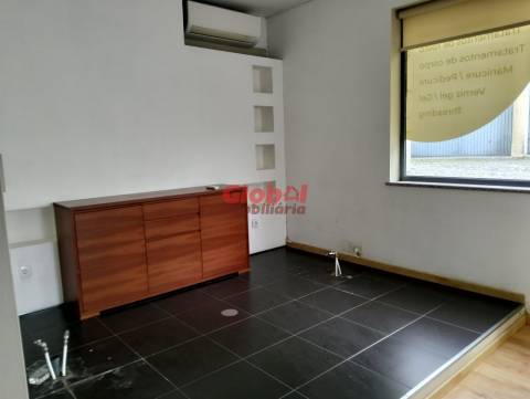 Loja  Venda em Repeses e São Salvador,Viseu