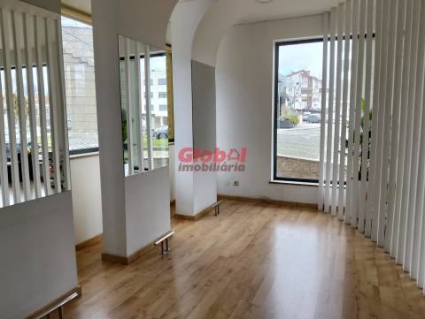 Loja  Venda em Repeses e São Salvador,Viseu