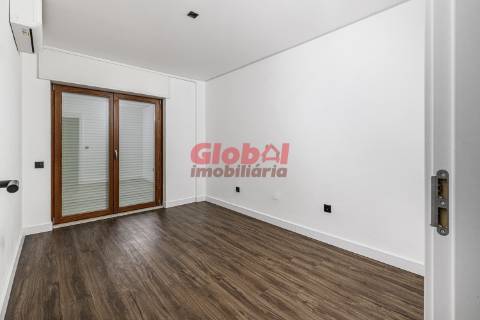 Apartamento T4 Venda em Viseu,Viseu