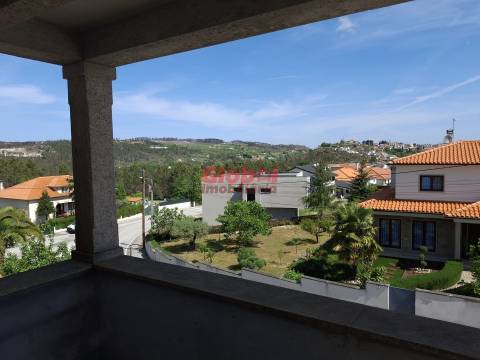 Moradia T4 Venda em Aguiar da Beira e Coruche,Aguiar da Beira