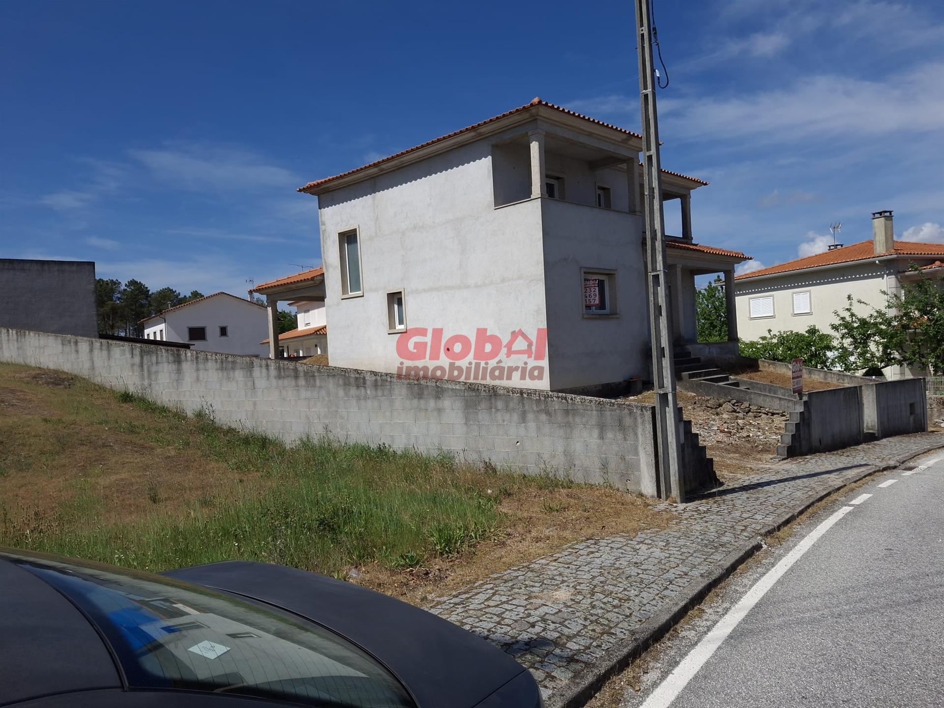 Moradia T4 Venda em Aguiar da Beira e Coruche,Aguiar da Beira