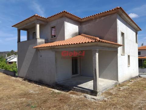Moradia T4 Venda em Aguiar da Beira e Coruche,Aguiar da Beira