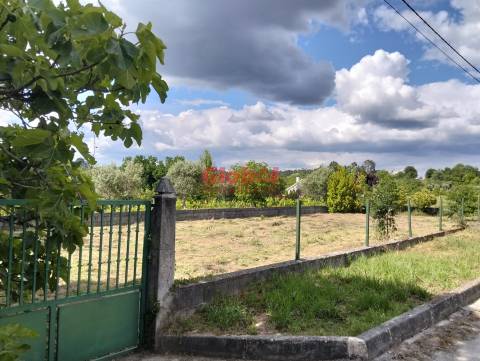 Armazém  Venda em Campo,Viseu