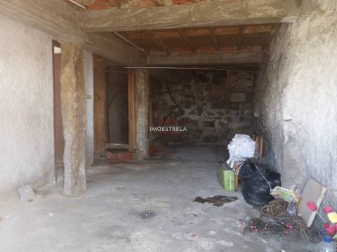 Moradia para Restaurar T2 Venda em Paranhos,Seia