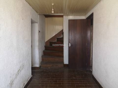 Moradia para Restaurar T2 Venda em Paranhos,Seia