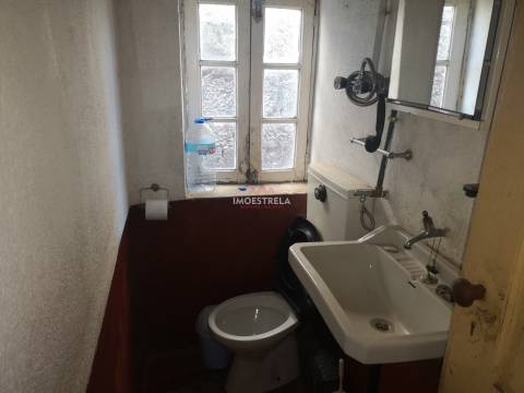 Moradia para Restaurar T2 Venda em Paranhos,Seia