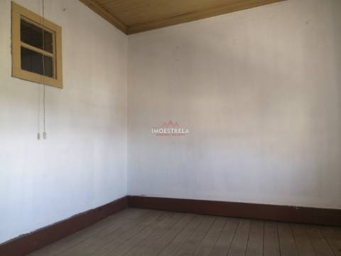 Moradia para Restaurar T2 Venda em Paranhos,Seia