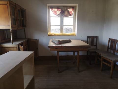 Moradia para Restaurar T2 Venda em Paranhos,Seia