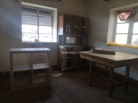 Moradia para Restaurar T2 Venda em Paranhos,Seia