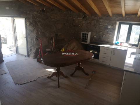 Terreno Para Construção T4 Venda em Santa Marinha e São Martinho,Seia