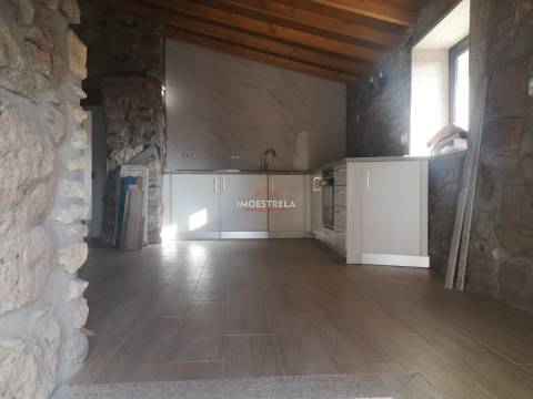 Terreno Para Construção T4 Venda em Santa Marinha e São Martinho,Seia