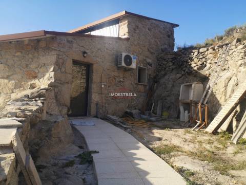 Terreno Para Construção T4 Venda em Santa Marinha e São Martinho,Seia