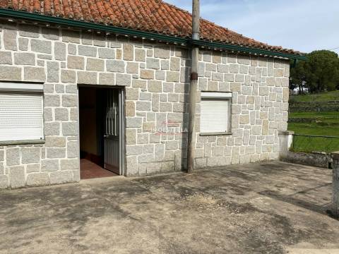 Moradia para Restaurar T3 Venda em Santa Marinha e São Martinho,Seia