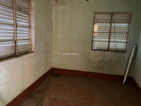Moradia para Restaurar T3 Venda em Santa Marinha e São Martinho,Seia