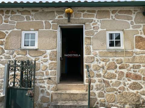 Moradia para Restaurar T3 Venda em Santa Marinha e São Martinho,Seia