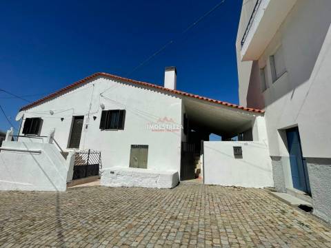 Moradia T4 Venda em Santa Marinha e São Martinho,Seia