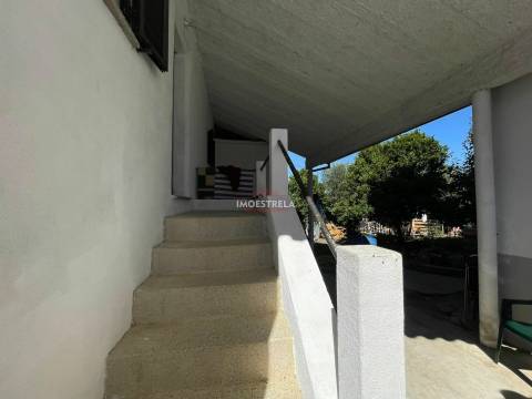 Moradia T4 Venda em Santa Marinha e São Martinho,Seia