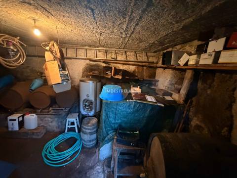 Moradia Rústica T4 Venda em Vide e Cabeça,Seia