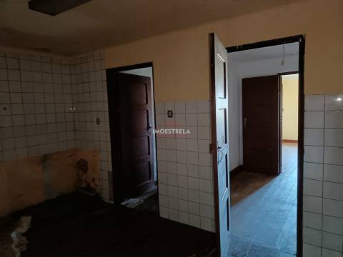 Moradia Rústica T3 Venda em Santa Marinha e São Martinho,Seia