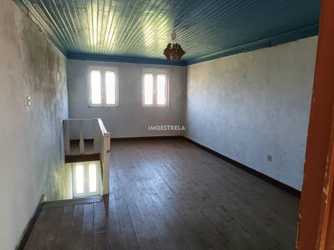 Moradia Rústica T3 Venda em Santa Marinha e São Martinho,Seia