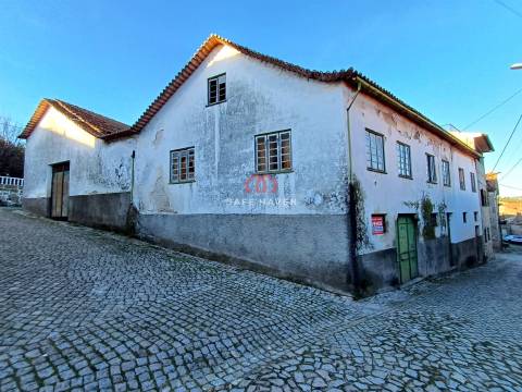 Moradia para Restaurar T4 Venda em Cunha Baixa,Mangualde