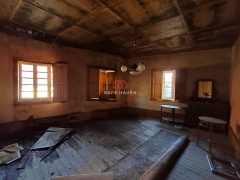 Moradia para Restaurar T4 Venda em Cunha Baixa,Mangualde