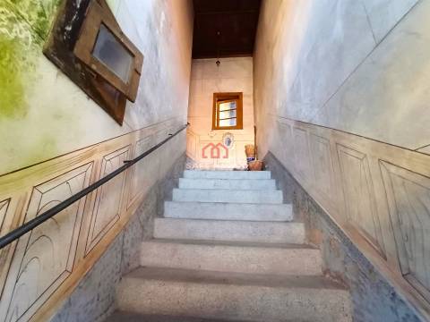 Moradia para Restaurar T4 Venda em Cunha Baixa,Mangualde