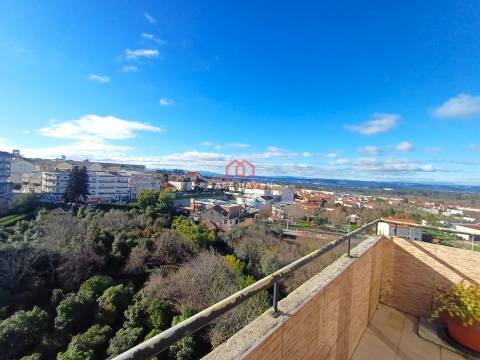 Apartamento T4 Venda em Mangualde, Mesquitela e Cunha Alta,Mangualde