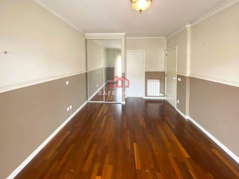 Apartamento T4 Venda em Mangualde, Mesquitela e Cunha Alta,Mangualde