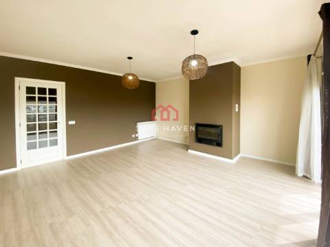 Apartamento T4 Venda em Mangualde, Mesquitela e Cunha Alta,Mangualde