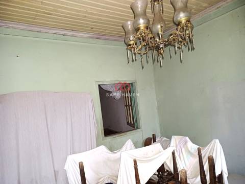 Moradia para Restaurar  Venda em Cunha Baixa,Mangualde