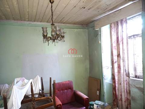 Moradia para Restaurar  Venda em Cunha Baixa,Mangualde