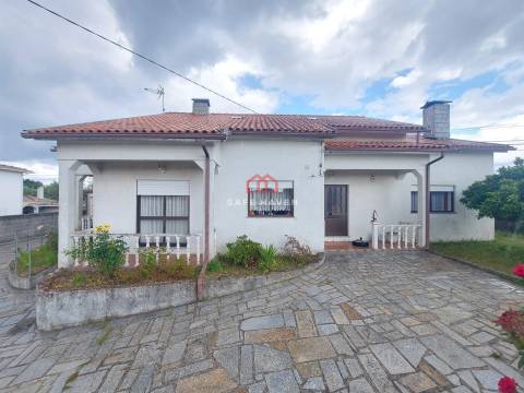 Moradia T4 Venda em Vila Nova de Tazem,Gouveia