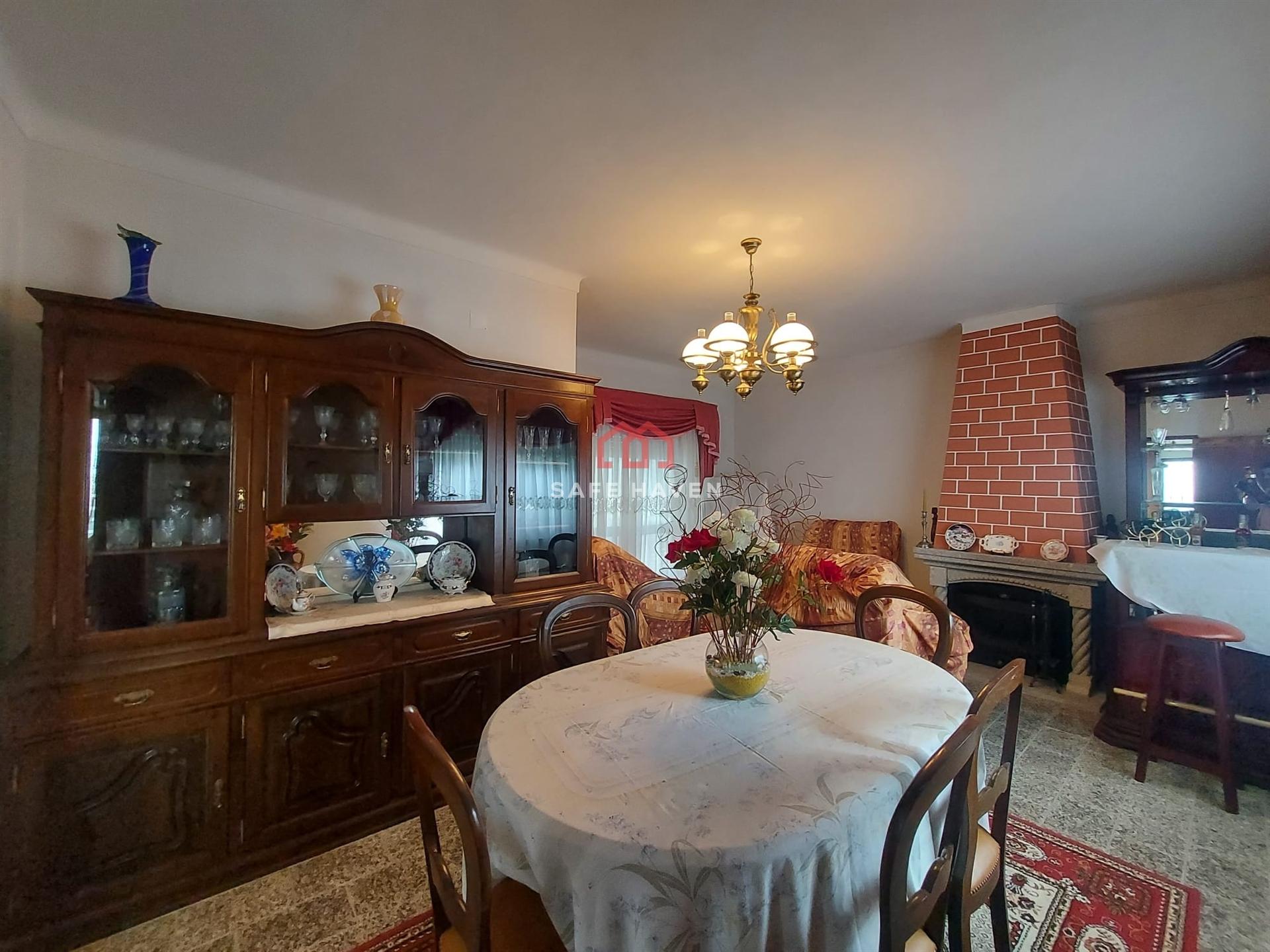 Moradia T4 Venda em Vila Nova de Tazem,Gouveia