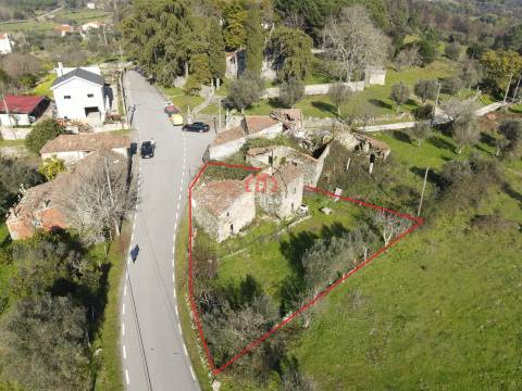 Moradia Devoluta  Venda em Santiago de Cassurrães e Póvoa de Cervães,Mangualde