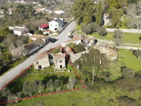 Moradia Devoluta  Venda em Santiago de Cassurrães e Póvoa de Cervães,Mangualde