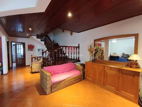 Moradia em Banda T5 Venda em Rio de Loba,Viseu