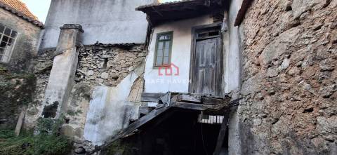 Moradia para Restaurar T2 Venda em Santiago de Cassurrães e Póvoa de Cervães,Mangualde