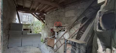 Moradia para Restaurar T2 Venda em Santiago de Cassurrães e Póvoa de Cervães,Mangualde