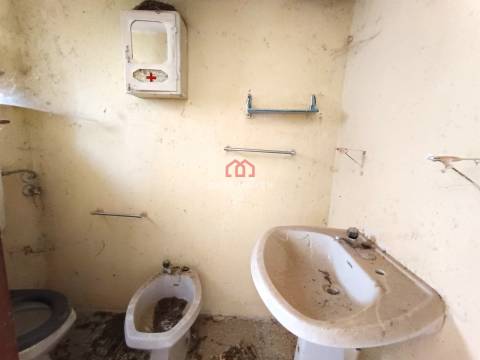 Moradia para Restaurar T2 Venda em Freixiosa,Mangualde