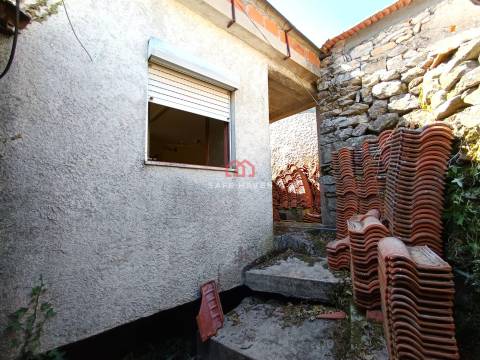 Moradia para Restaurar T2 Venda em Freixiosa,Mangualde