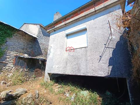 Moradia para Restaurar T2 Venda em Freixiosa,Mangualde