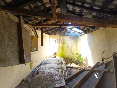 Moradia para Restaurar T2 Venda em Freixiosa,Mangualde