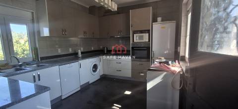 Moradia isolada de tipologia T3 à venda em Canas de Senhorim - Nelas