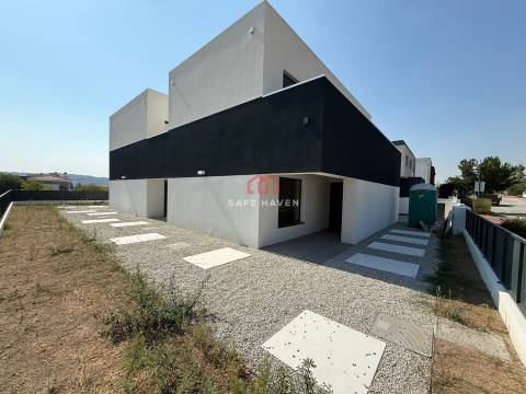 Moradia T3 Venda em Covilhã e Canhoso,Covilhã