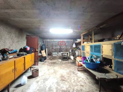 Moradia T2 Venda em Santiago de Cassurrães e Póvoa de Cervães,Mangualde