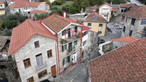 Moradia Banda T3 - Mangualde